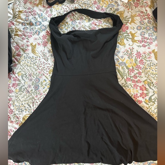 NWT weworewhat halter cowl mini dress in black. Size medium. - Picture 3 of 8